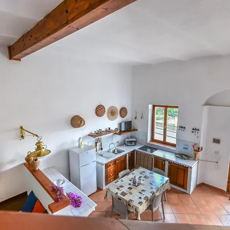 Il Borgo 7 Apartment *